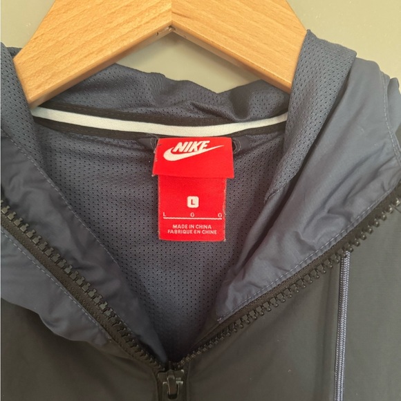 Vintage & Rare - Nike Men's Black and Gray Jacket - Picture 2 of 10